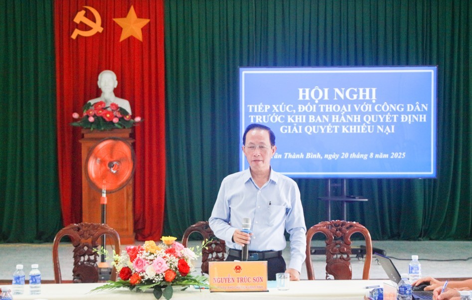 Phó Chủ tịch UBND tỉnh Nguyễn Trúc Sơn đối thoại với công dân liên quan Dự án Cụm công nghiệp Tân Thành Bình