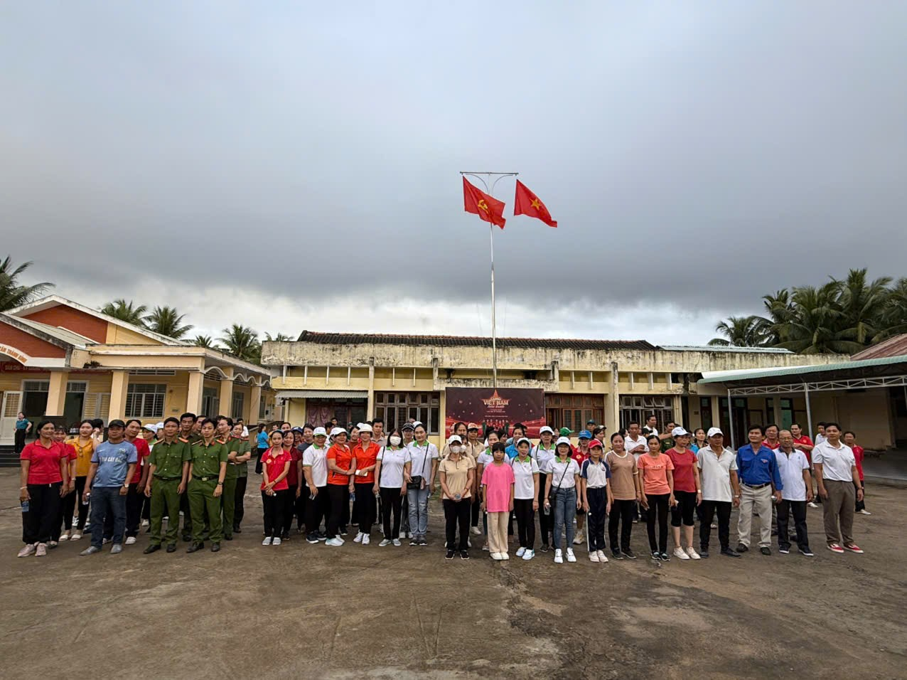 Xã Tân Thành Bình tham gia chương trình
“Cùng Việt Nam tiến bước”
